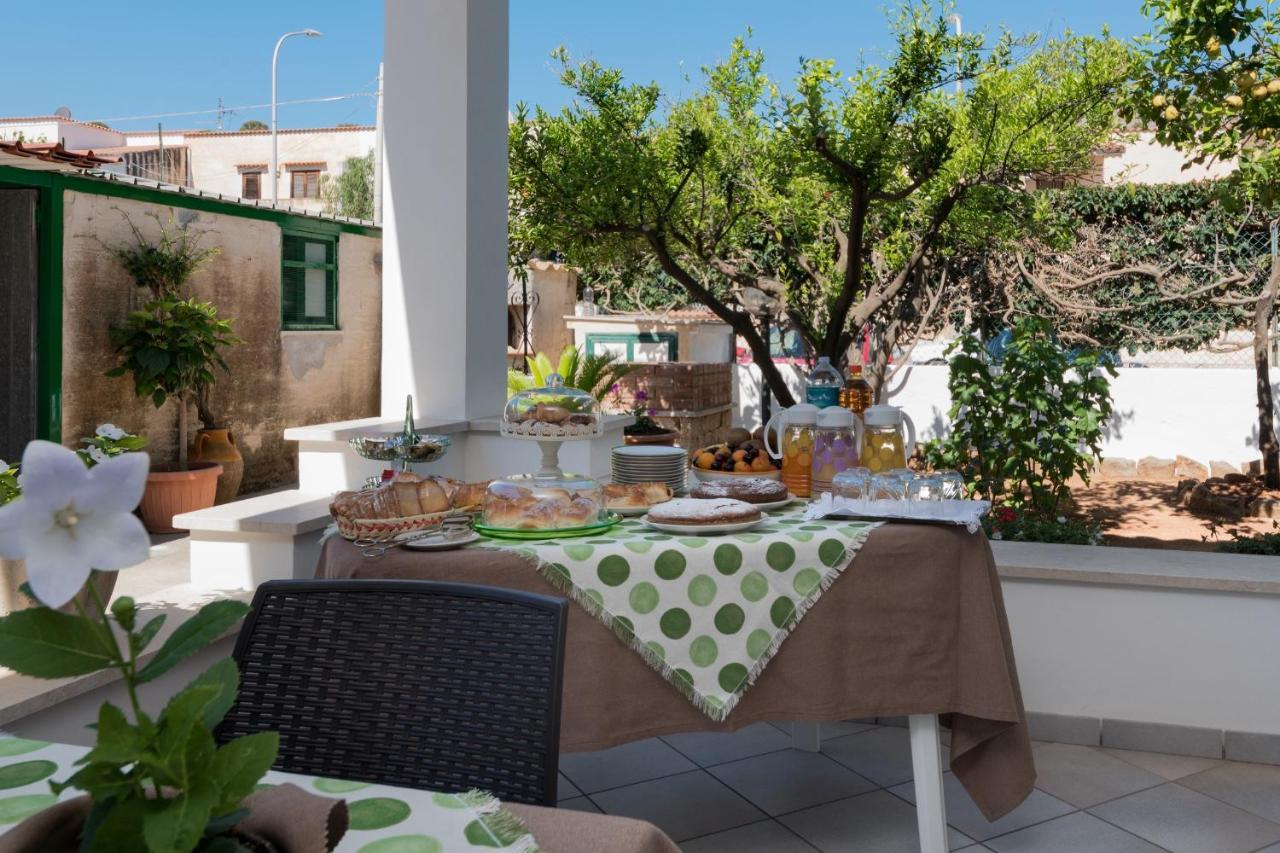 לינה וארוחת בוקר סן ויטו לו קאפו Tra La Montagna E Il Mare מראה חיצוני תמונה