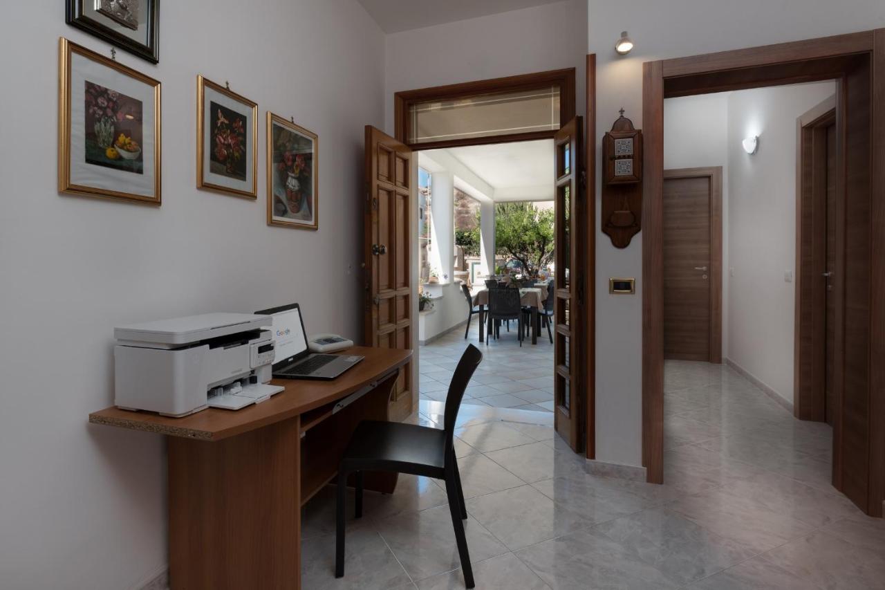 לינה וארוחת בוקר סן ויטו לו קאפו Tra La Montagna E Il Mare מראה חיצוני תמונה
